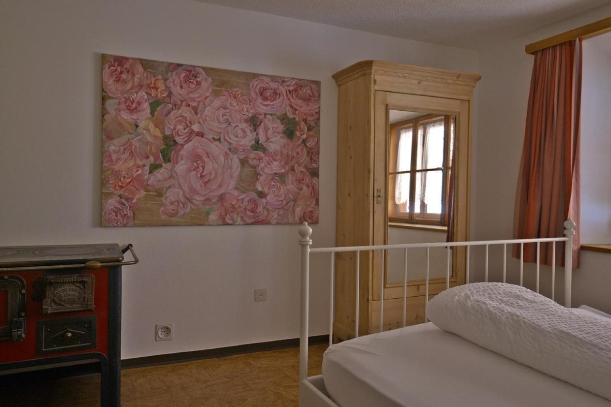 Chasa Sassalba Bed & Breakfast Lu Luaran gambar